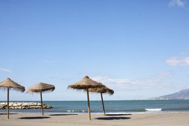 Málaga - Pedregalejo Beach - Sonnenschirme